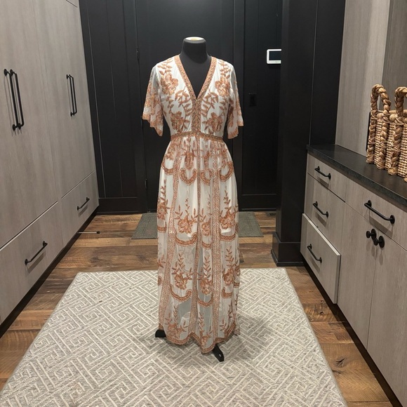 Altar'd State Dresses & Skirts - Alter’d State Ivory Terracotta Embroidered Maxi Dress • Size M